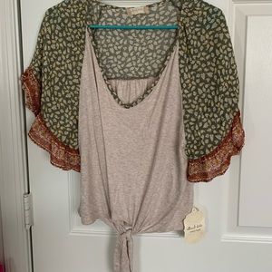 Altar’d state top with fun sleeves